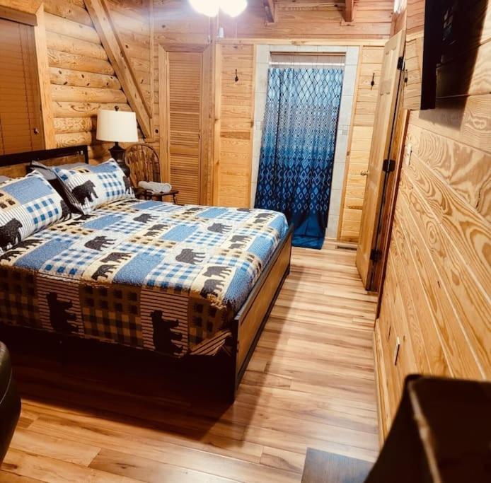 Rustic Black Bear Cabin Pigeon Forge Ngoại thất bức ảnh