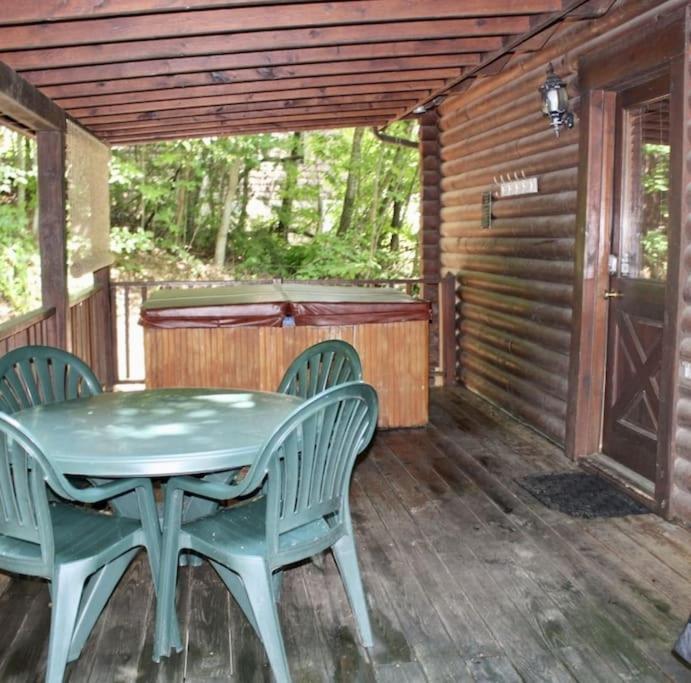 Rustic Black Bear Cabin Pigeon Forge Ngoại thất bức ảnh