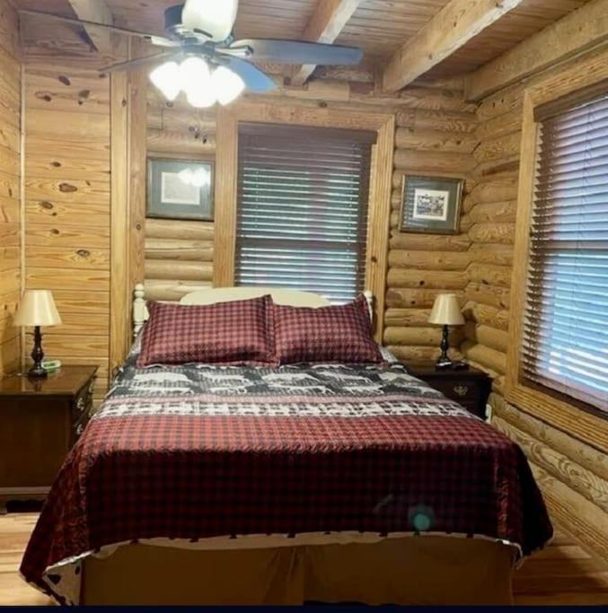 Rustic Black Bear Cabin Pigeon Forge Ngoại thất bức ảnh